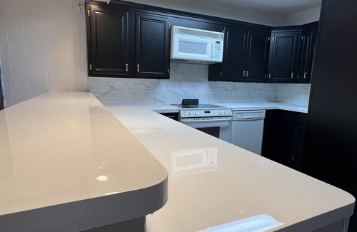 Grove Casa | Cozy two bedroom tucked in a quiet luxury neighborhood. Near water!
