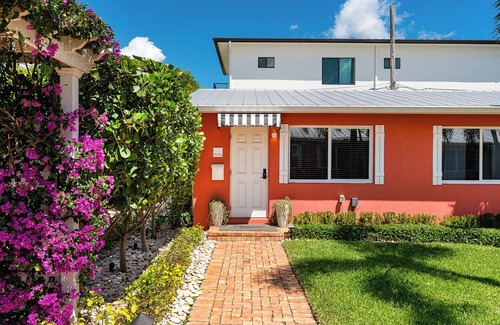 Delray Beach Cabaña | Cozy two bedroom with a private porch in Delray's Hottest Neighborhood