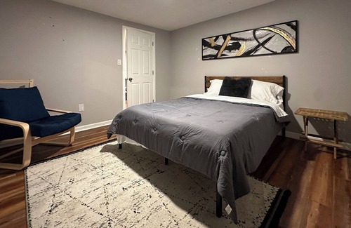 Simpsonville Condominio | Cozy two bedroom with patio and indoor fireplace