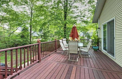 Union Pier Casa | Cozy Union Pier House with Hot Tub, Deck and Backyard!