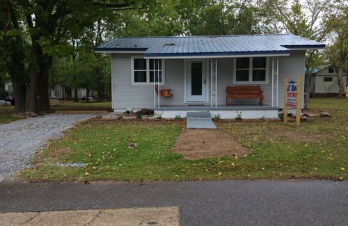Mountain View Cabaña | Cozy unique cottage home. Ready for you to enjoy all the Ozark Mountains offers.