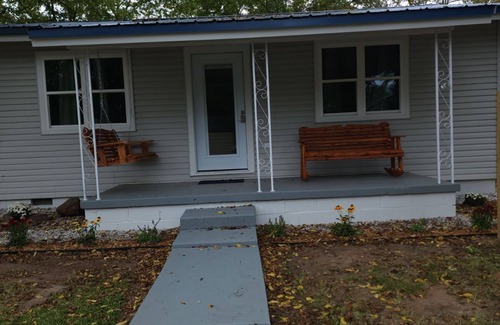 Mountain View Cabaña | Cozy unique cottage home. Ready for you to enjoy all the Ozark Mountains offers.