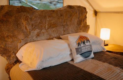 Branson Otro | Cozy Unique Glamping on 53 acres - Bedrock Site