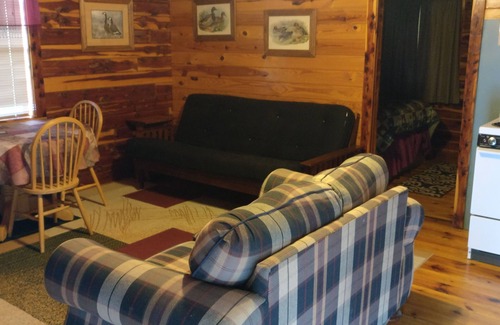 Mountain Pine Casa | COZY UNIT #3 WATERFRONT LOG CABIN