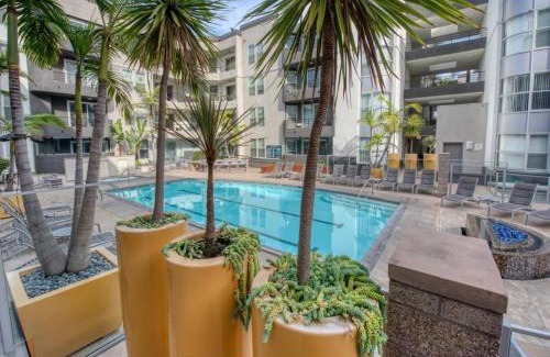 Del Rey Apartamento | Cozy Unit Conveniently Located Pool View