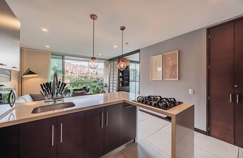 Las Lomas I Apartamento | Cozy Unit with Unbeatable View in a Prime Location w/ pool