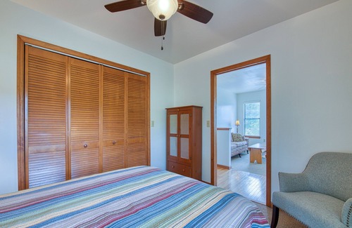 Waynesville Cabaña | Cozy Up at Getaway At Arabian Point - Waynesville, Canton