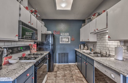 Alto Condominio | Cozy Up Haus | Serene, Large Balcony, Game Room