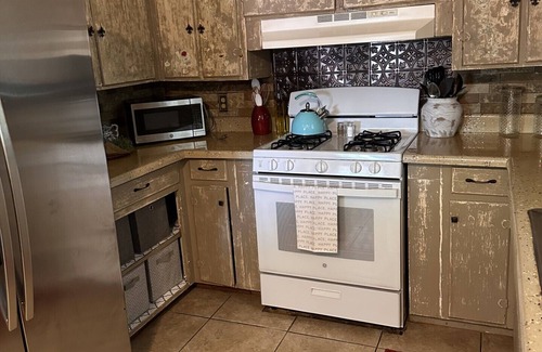 Brownsville-Bawcomville Casa | Cozy up in our fully furnished, centrally located home.