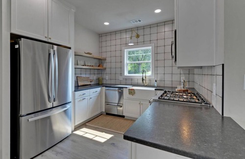 Hartwell Casa | Cozy up to a warm fire and enjoy this fall retreat on beautiful Lake Hartwell.