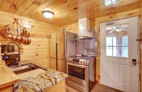 Williamstown Apartamento | Cozy Upstate New York Getaway w/ Fire Pit!