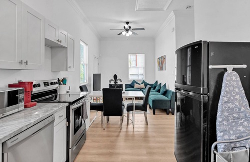 Milan Casa | Cozy Uptown Jazzy Retreat