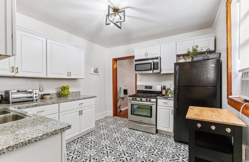 Touro Casa | Cozy uptown New Orleans single property located near great amenities.