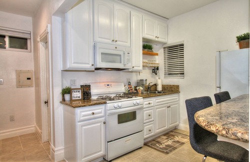 Whittier Apartamento | Cozy Uptown Whittier Sleeps 4 , 25 mins. to Disneyland