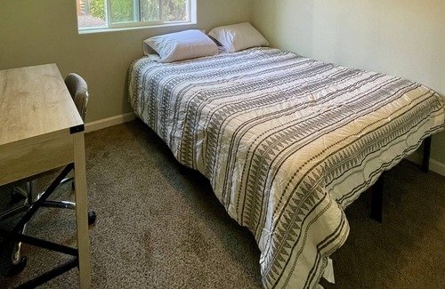 Alamedan Valley Casa | Cozy Casita/ guesthouse in Albuquerques North Valley.