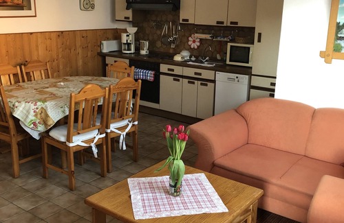Bischofsgruen Apartamento | Cozy holiday apartment (65sqm) with a terrace in a quiet location