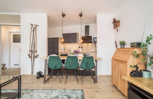 Schoenwald Apartamento | Acogedor apartamento de vacaciones 117 con vistas al jardín, Wi-Fi y balcón