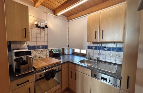 Lauenfoerde Casa | Cozy vacation home with terrace, located directly on a fishing lake.