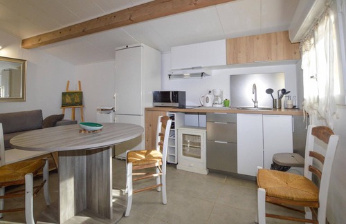 Cauro Casa | Cozy vacation home with whirlpool.