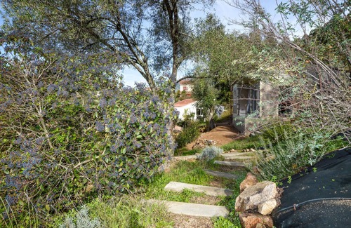 Cauro Casa | Cozy vacation home with whirlpool.
