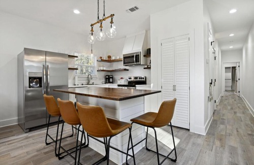 Bay St Louis Casa | Cozy Vacation Rental in Old Town Bay St Louis Unit C