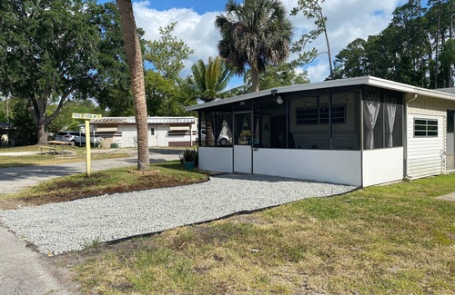 National Gardens Casa | Cozy Vacation Rental, Perfect for short term, Snowbirds & Traveling Nurses