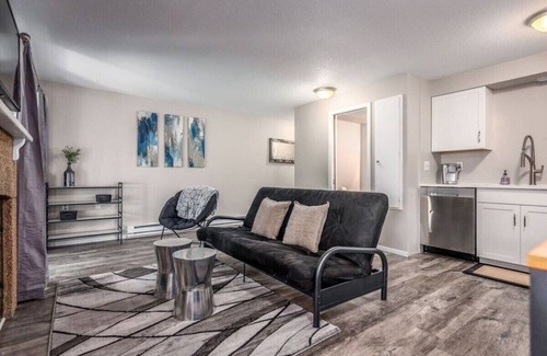 Spokane Valley Condominio | Condo Ejecutivo. Nueva cama King de espuma de memoria