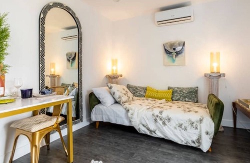 Venice Cabaña | Cozy Venice Guest House ~ 1 bed 1 bath Very Private Courtyard & Entry