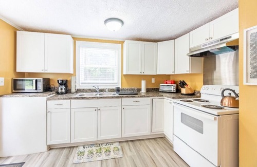 Carlisle Casa | Cozy, Very Private Beautiful, Cottage House