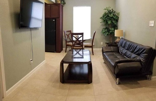 Converse Casa | Cozy Veteran owned apartment.