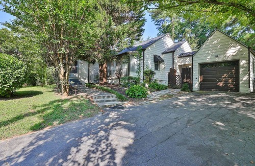 Peachtree Park Casa | Cozy Vibe Buckheadmessage Now for Summer Special