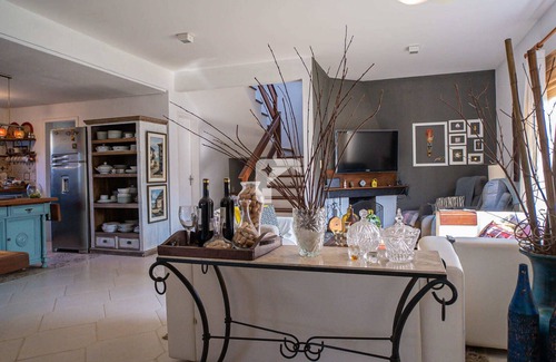 Cachoeira do Bom Jesus Villa | Cozy villa in charming Cachoeira do Bom Jesus with WiFi