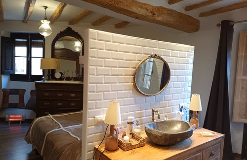 La Pobla de Cervoles Casa | Cozy village house, ideal to disconnect.