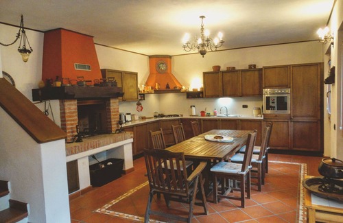 Locate Varesino Villa | Acogedora villa rodeada de vegetación cerca de Como y Milán