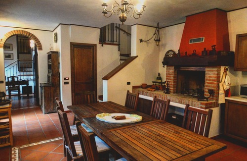 Locate Varesino Villa | Acogedora villa rodeada de vegetación cerca de Como y Milán