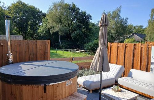 Hattemerbroek Casa | Cozy Villa w Sauna and BBQ