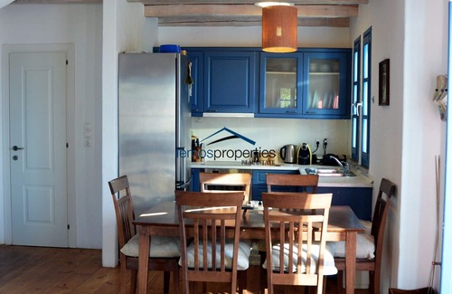 Korissia Villa | Acogedora villa con una piscina con vistas al puerto de Kea