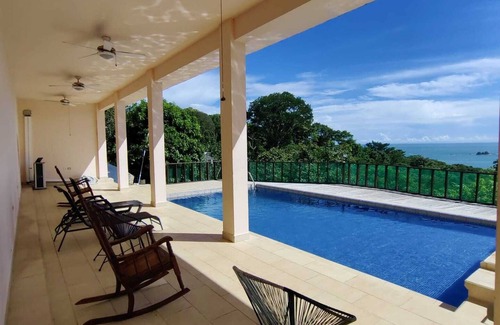Ballena Cabaña | Cozy villa with an ocean view & Pool #3
