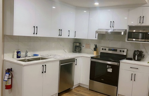 Calgary Casa | Cozy walkout basement close to YYC airport 2 bed 1 bath East facing
