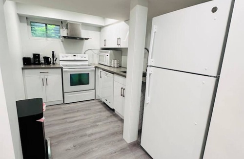 Thornhill Casa | "Cozy Walkout Basement Suite with Private Entrance"