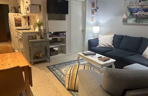 North Shore Condominio | Cozy WATERFRONT condo in a quiet cove. Private Boat launch