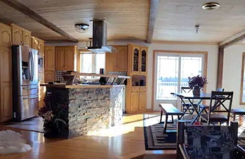 Papineau Regional County Municipality Cabaña | Cozy waterfront Cottage