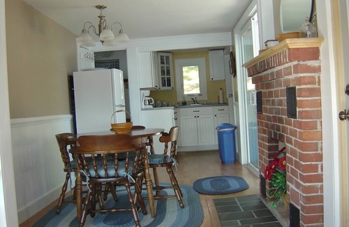 Freedom Cabaña | Cozy waterfront cottage right on Berry Bay part of Ossipee Lake.