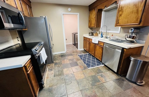 Madison Casa | Cozy waterfront home located on the Ross Barrett Reservoir in Madison, MS!!