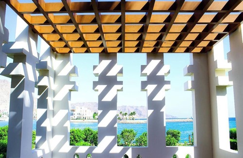 As Sifah Apartamento | Cozy Waterfront Home