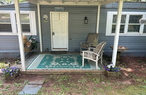 Anderson Casa | Cozy waterfront property near Hartwell lake.