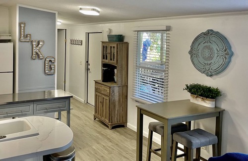 Quail Ridge Casa | Cozy waterfront retreat in a quiet cove directly off main lake.