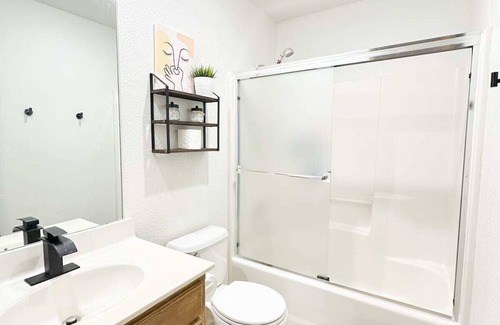 New Century Casa | Cozy Weekend Getaway In Gardner