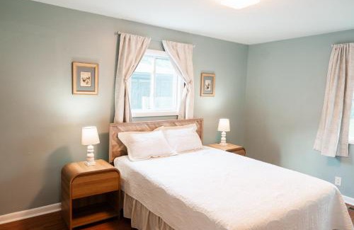 Cedar Bluff Casa | Cozy Weekend Retreat for UT Parents in W Knoxville
