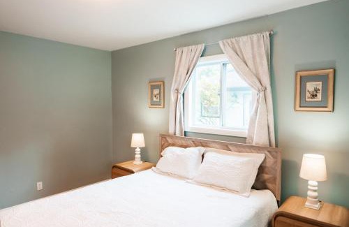 Cedar Bluff Casa | Cozy Weekend Retreat for UT Parents in W Knoxville